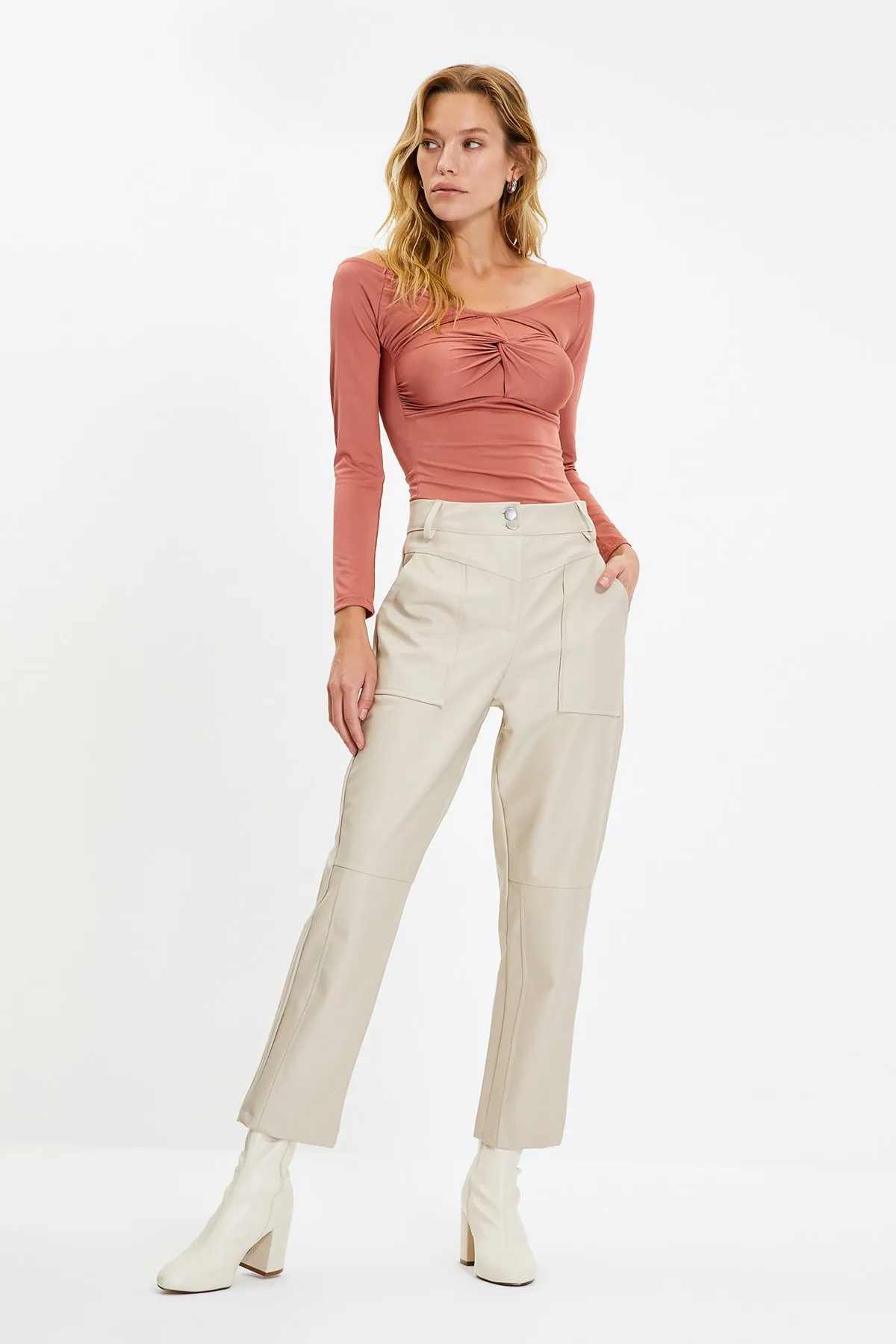 Trendyol Collection  Stone Cigarette gewebte Kunstlederhose TWOAW22PL0347