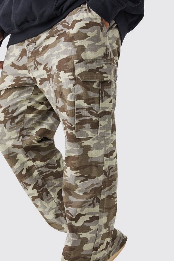 Plus Slim-Fit Camouflage Cargo-Hose mit geteiltem Saum