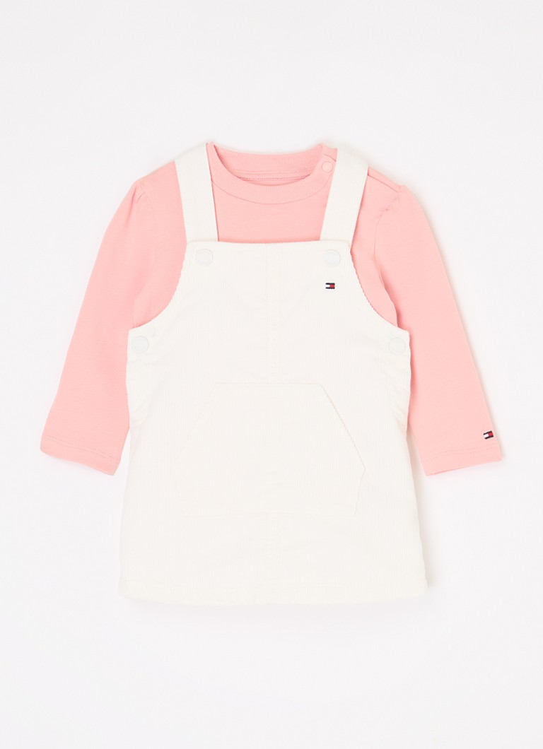 Costum din două piese Tommy Hilfiger, format dintr-o rochie și o bluză cu mânecă lungă.