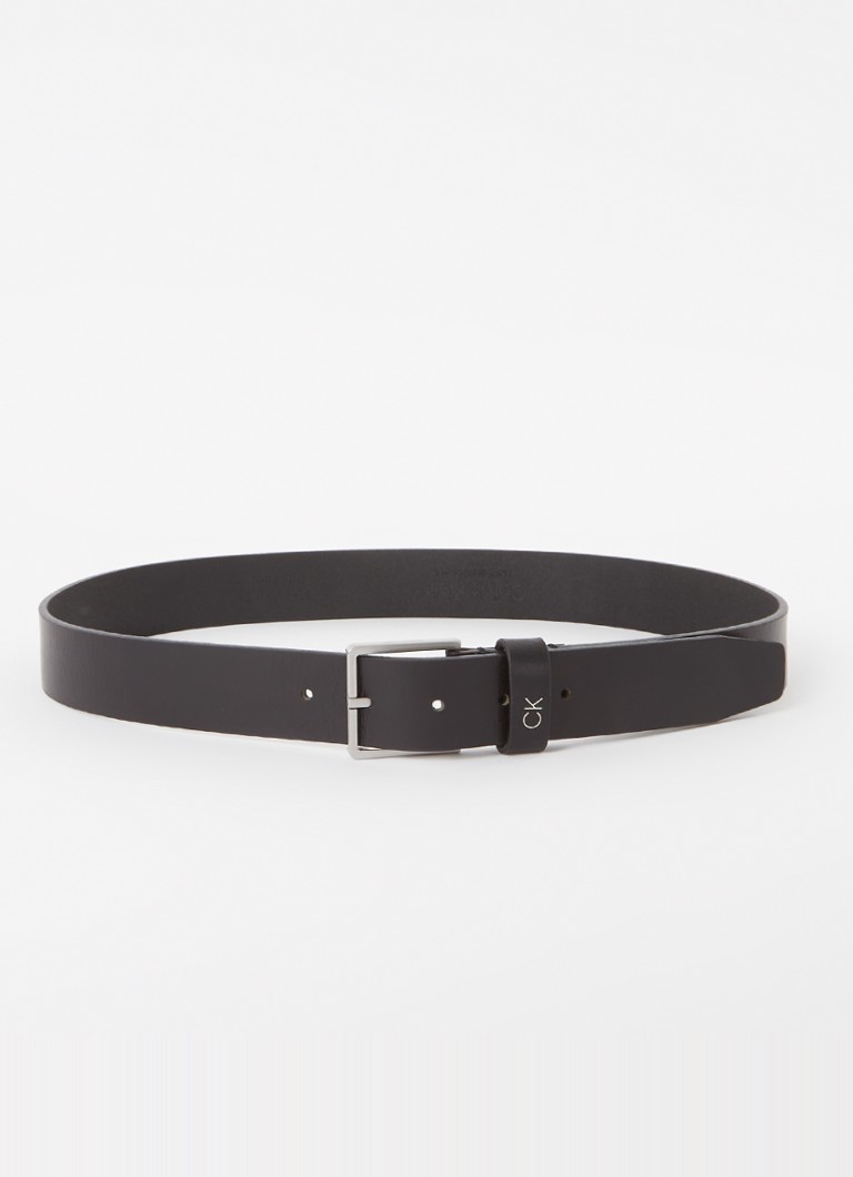 Calvin Kleinin nahkavyö logolla