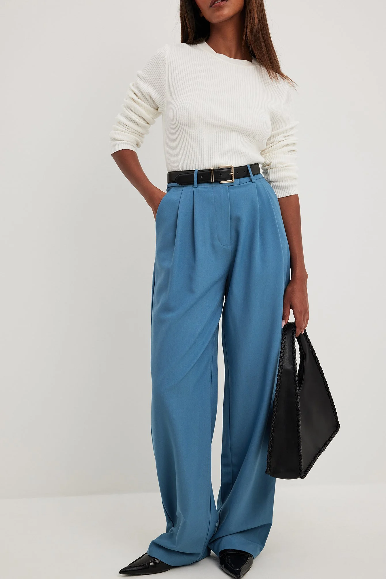 Weite Hose mit hoher Taille und Bundfalten