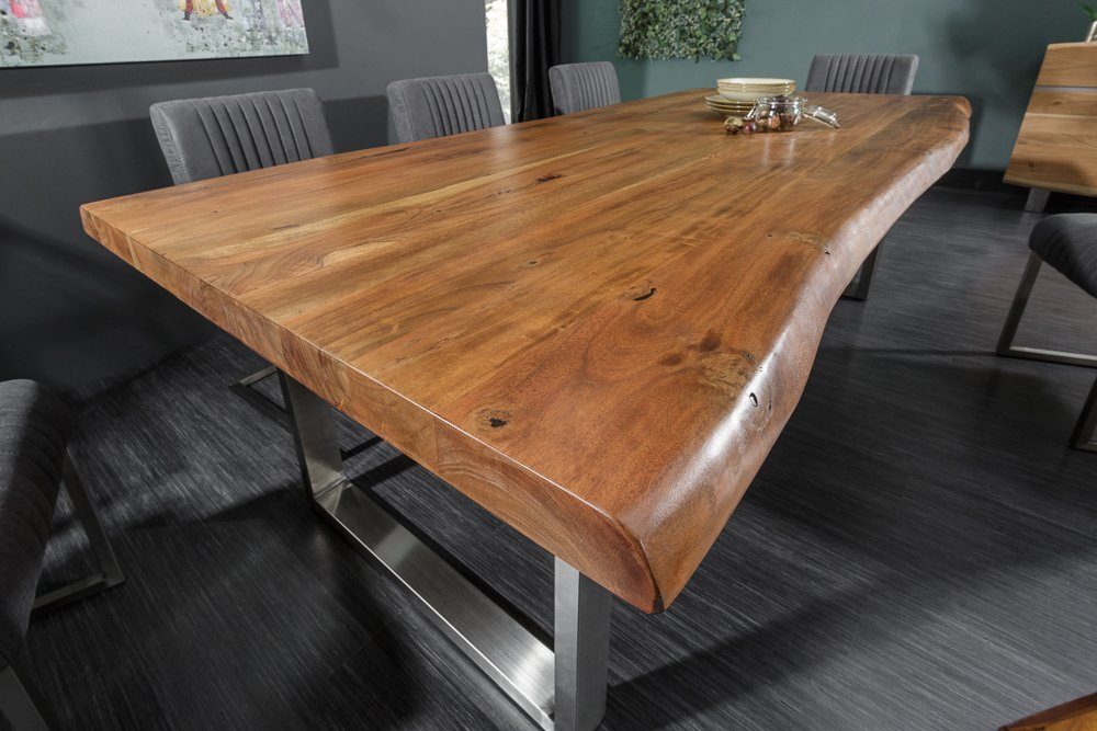 riess-ambiente Baumkantentisch MAMMUT NATURE 200cm honigfarben (natur) / silber (Einzelartikel, 1-St), Massivholz · Edelstahl · Kufen · 6cm Platte · lackiert · Esszimmer