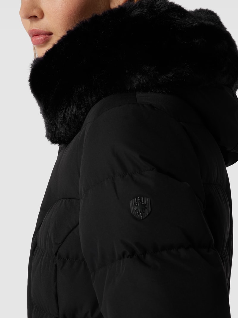 Funktionsjacke mit abnehmbarer Kapuze Modell 'Belvitesse Medium' in schwarz