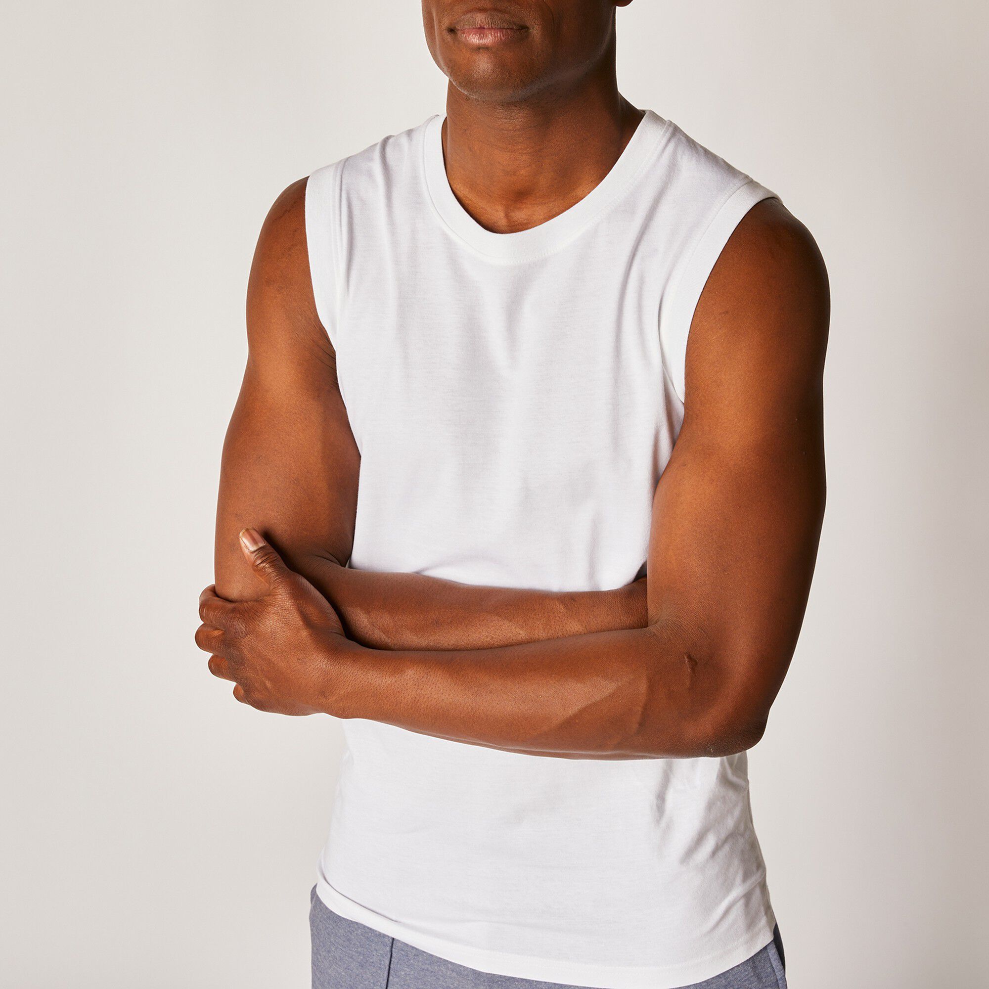 T-shirt col rond sans manches