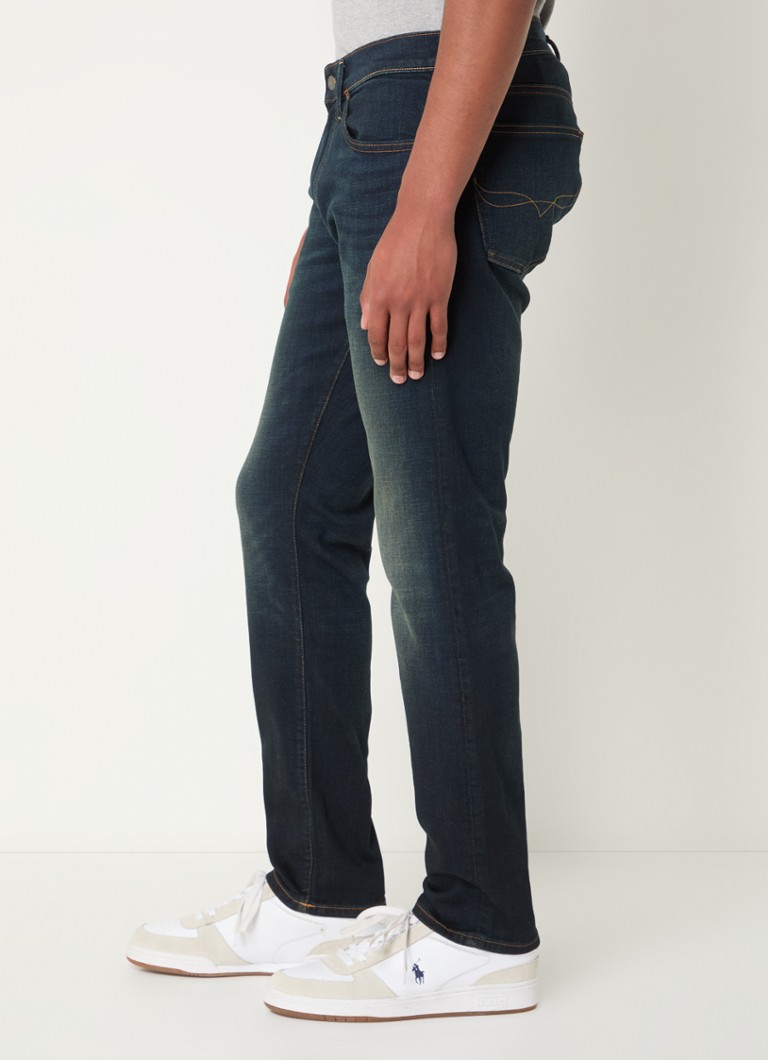 Un coupe ajustat și flexibil de la Jean Ralph Lauren Sullivan.