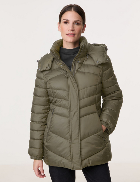 Steppjacke mit abnehmbarer Kapuze