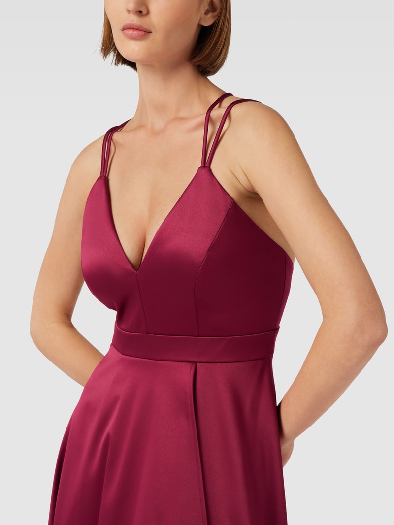 Abendkleid mit Herz-Ausschnitt in kirschrot