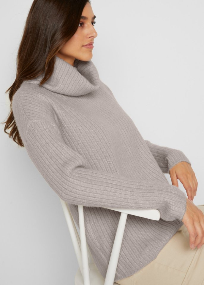 Oversize Pullover mit weitem Kragen