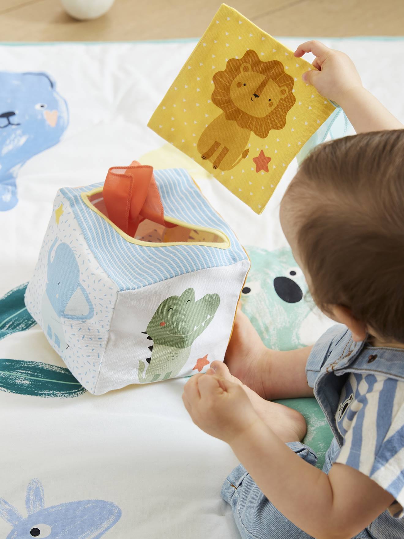 Boîte à mouchoirs sensoriels en tissu multicolor