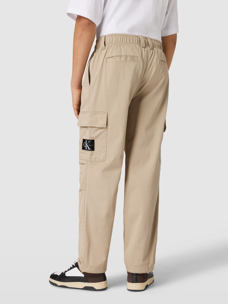 Cargohose mit Label-Detail in taupe