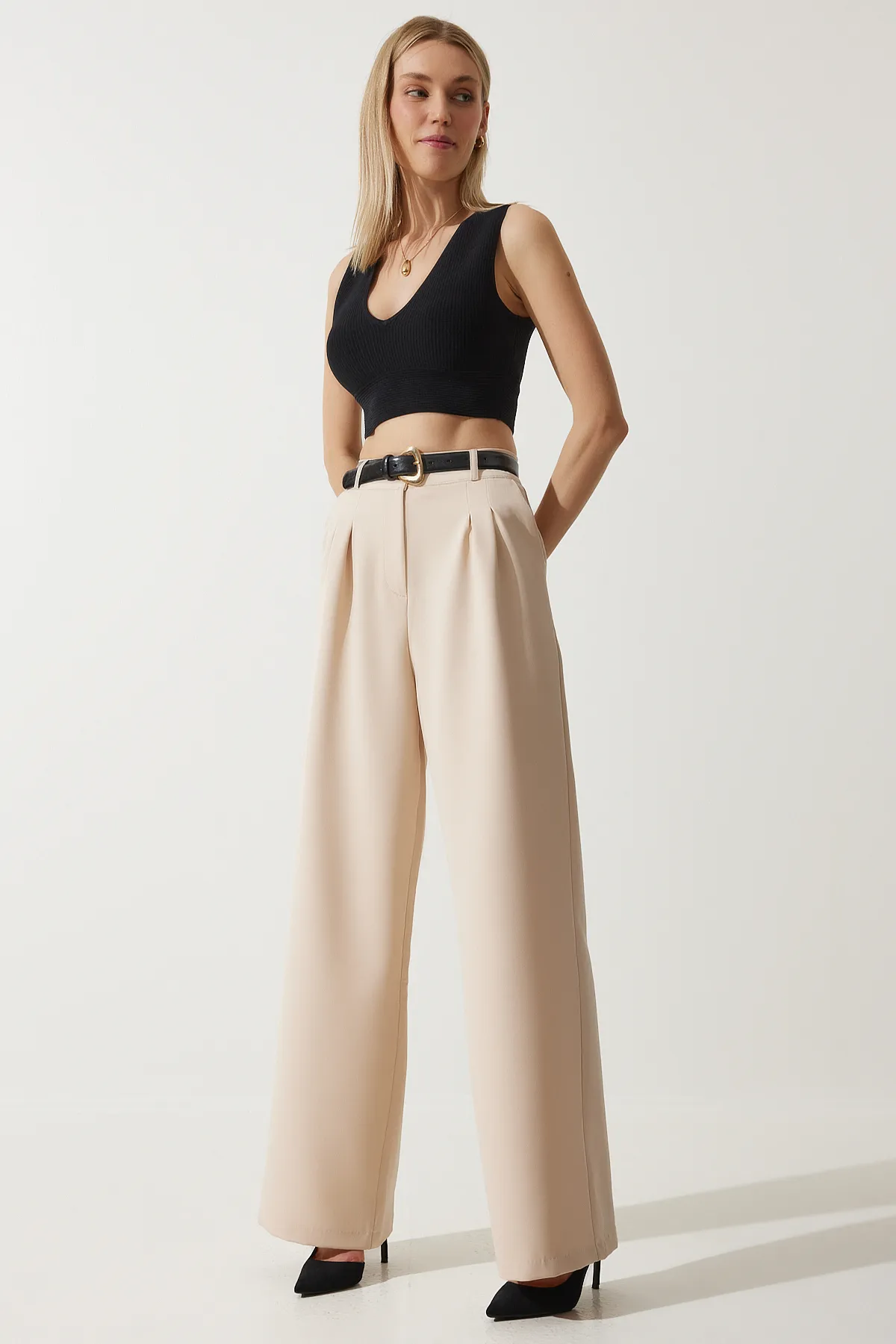 Happiness İstanbul  Cremefarbene, maskuline Webhose mit weitem Bein für Damen HG00001