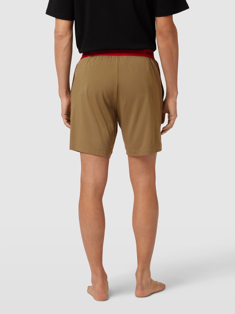 Sweatshorts mit Label-Details in olivgrün