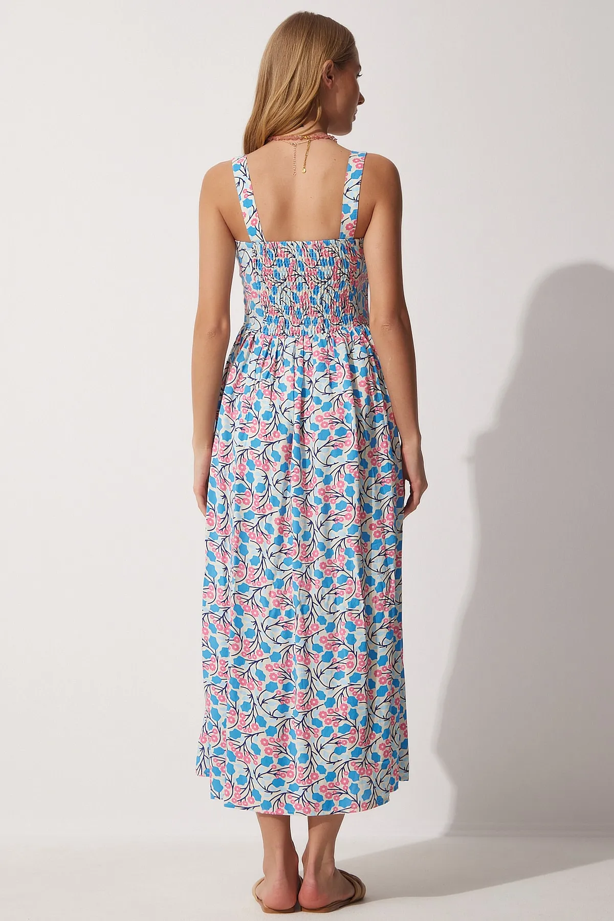 Happiness İstanbul  Blaues, geblümtes, langes Viskose-Sommerkleid für Damen FN03026