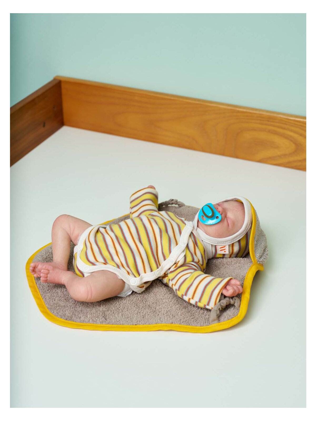 Wombly Nika Bonding Cape sand