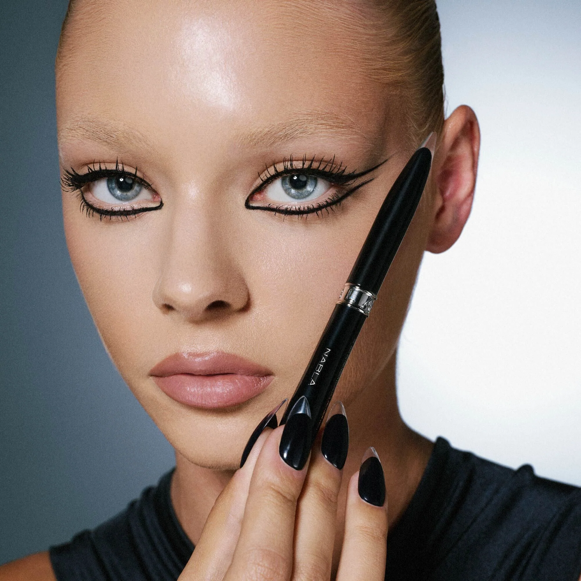 Delineador de ojos Eyes True Signature - Delineador de ojos