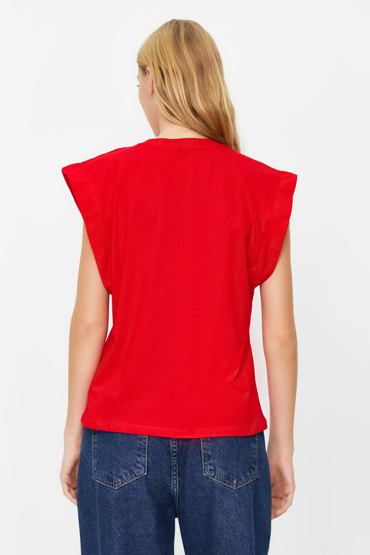 Trendyol Collection  Rotes Basic-Strick-T-Shirt mit Rundhalsausschnitt aus 100 % Baumwollwatte TWOSS20TS0021
