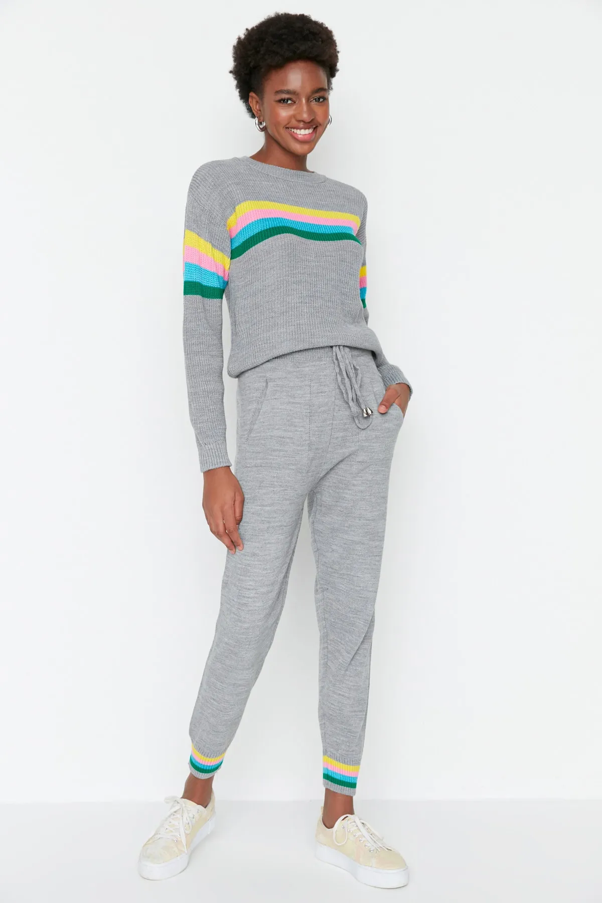 Trendyol Collection  Grau gestreiftes 2-teiliges Strickoberteil-Set TWOAW21AU0041