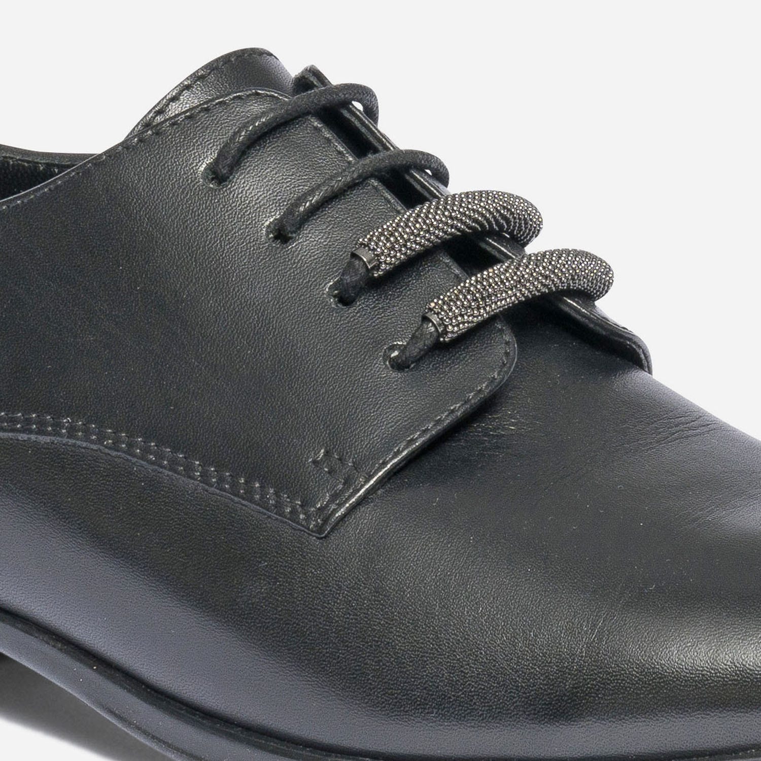 Derby noir en cuir avec perles fantaisie