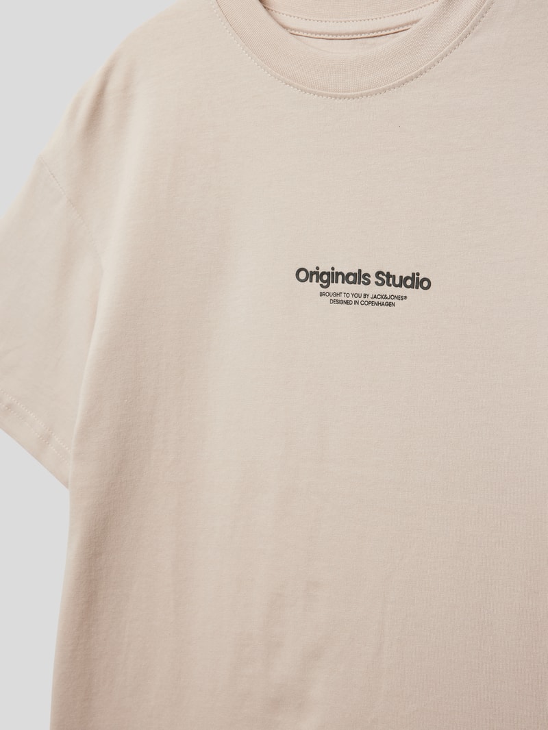 T-Shirt mit Label-Print in ecru