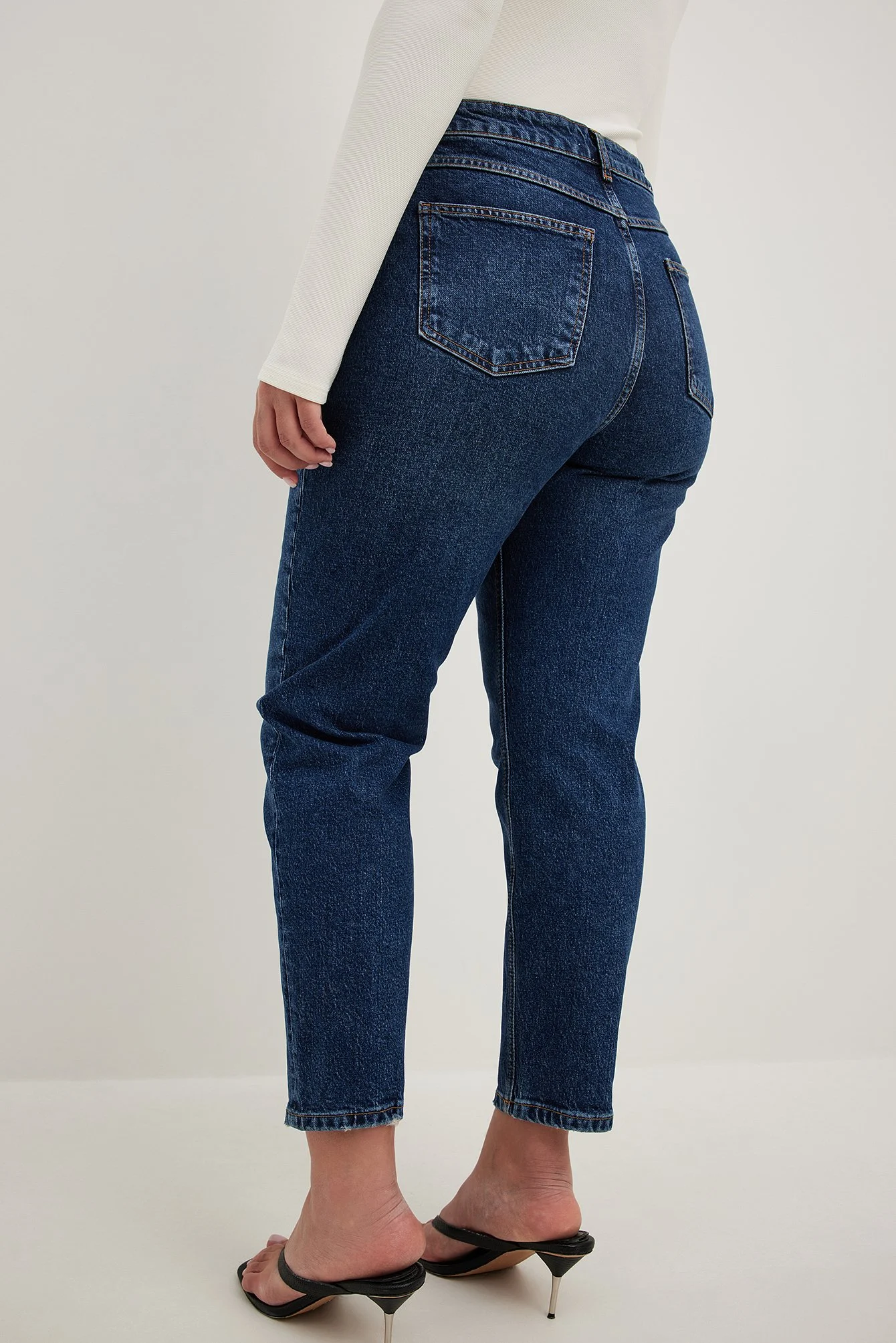 Mom Jeans mit hoher Taille
