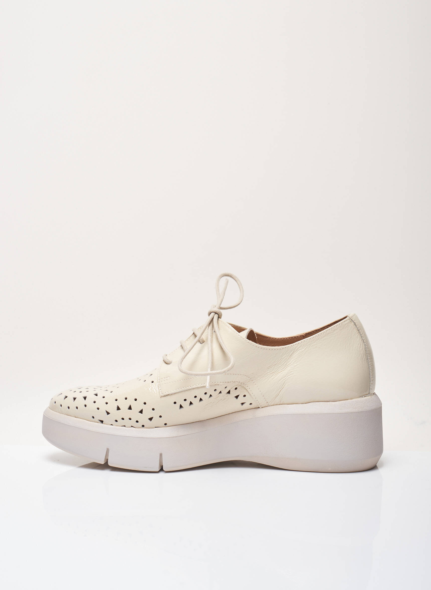 Gadea Derby Femme couleur beige
