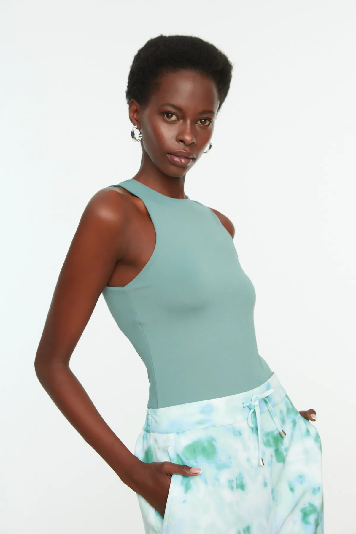 Trendyol Collection  Mintfarbener Neckholder-Body aus Stretch-Strick mit Druckknöpfen TWOSS20BD0044