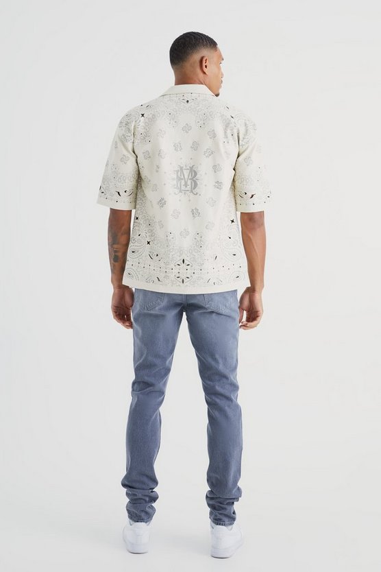 Tall PU-Hemd mit Bandana-Print