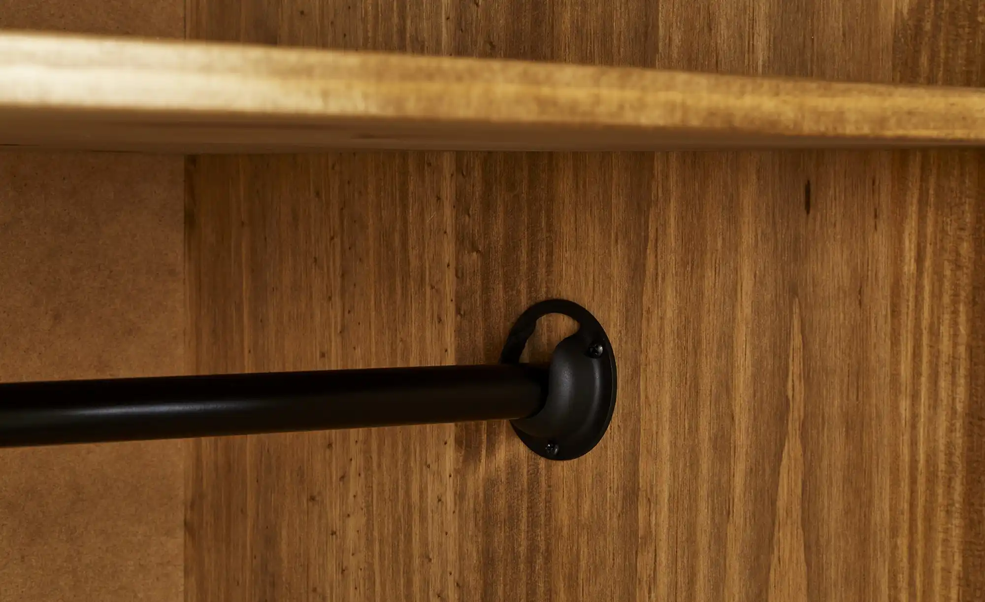 Kleiderschrank