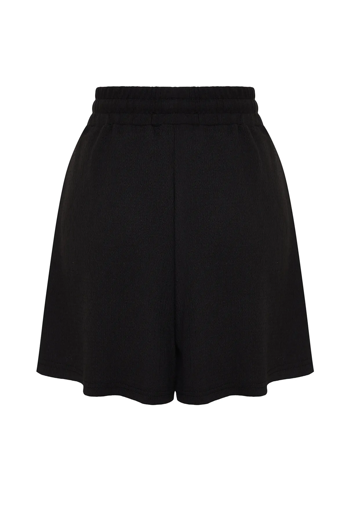 Trendyol Collection  Schwarze Shorts mit Wickel-/Strukturmuster und lockerer Passform, normale Taille, TWOSS22SR0212