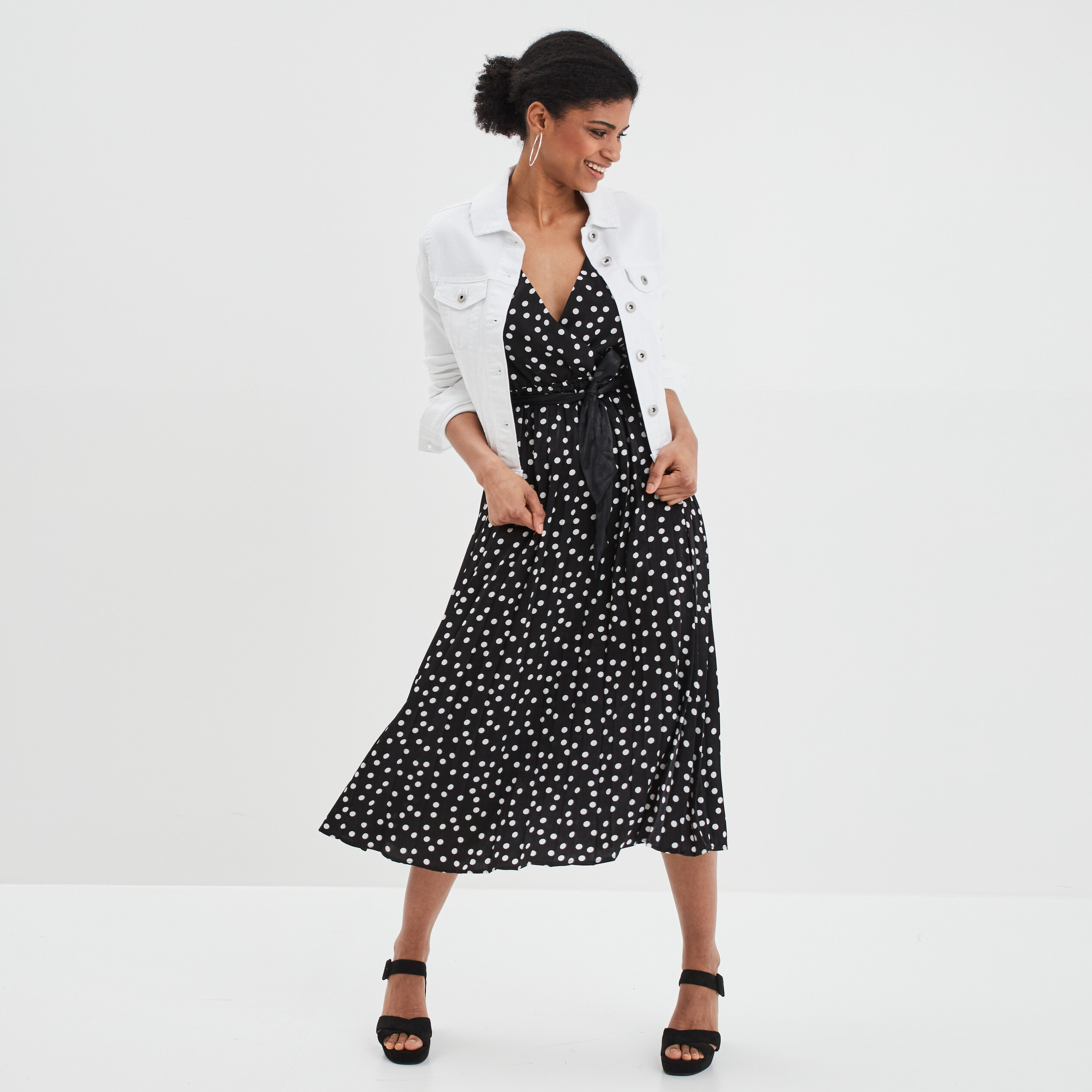Robe longue évasée plissée et ceinturée noir femme | La Halle