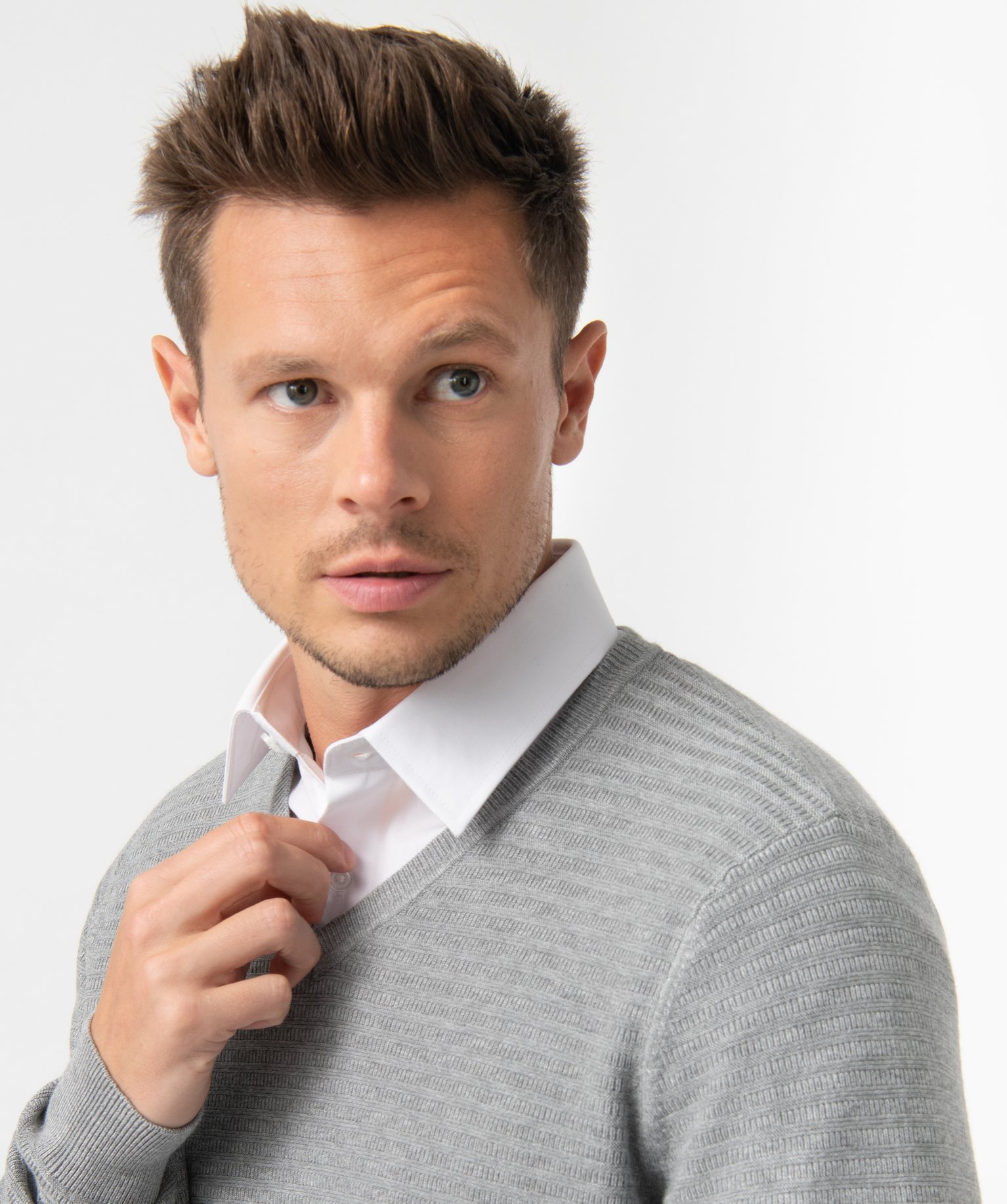 Pull homme à col V en maille fantaisie gris | GEMO