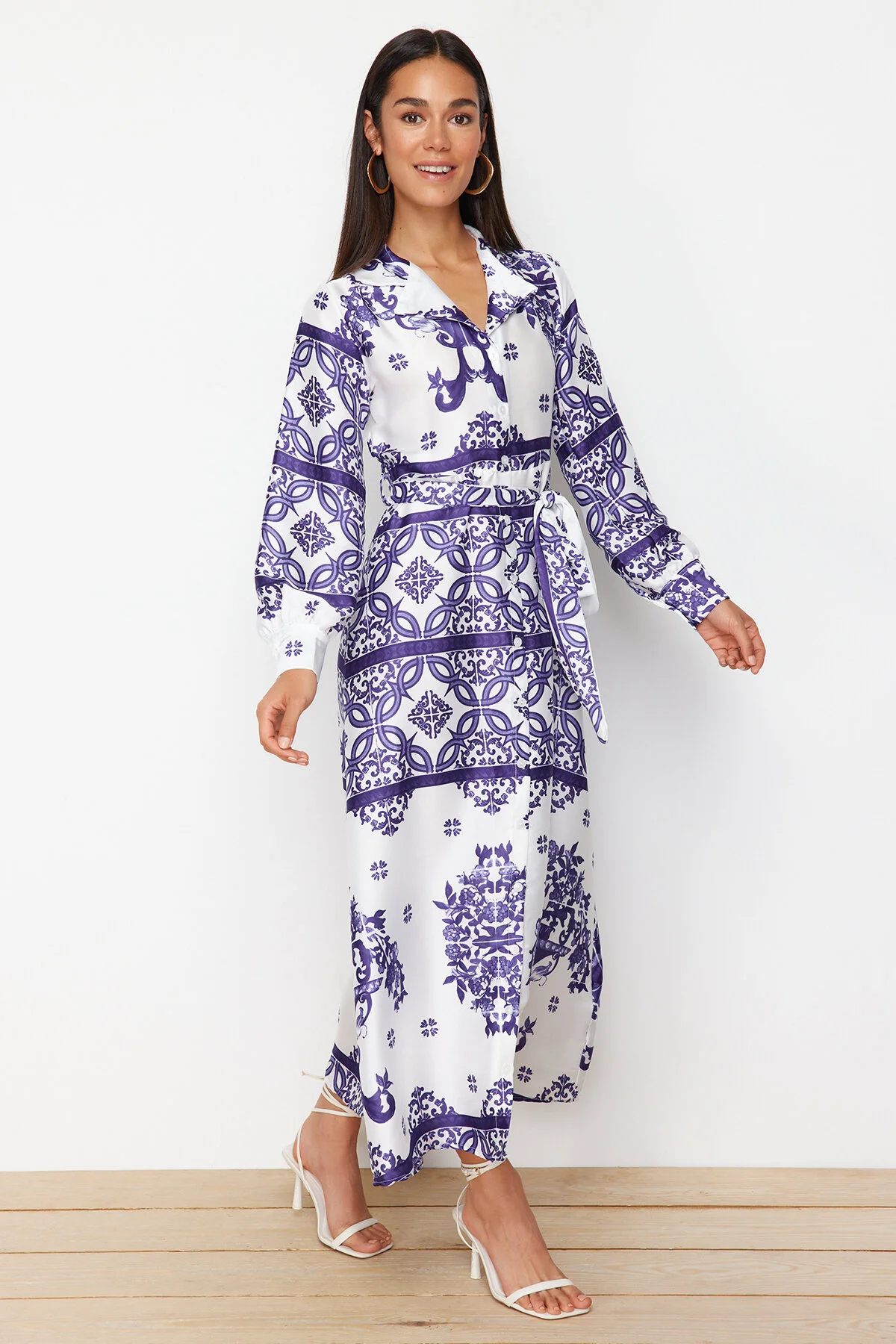 Trendyol Modest  Lila gewebtes Satin-gemustertes Hemd-Abendkleid TCTSS24EB00039