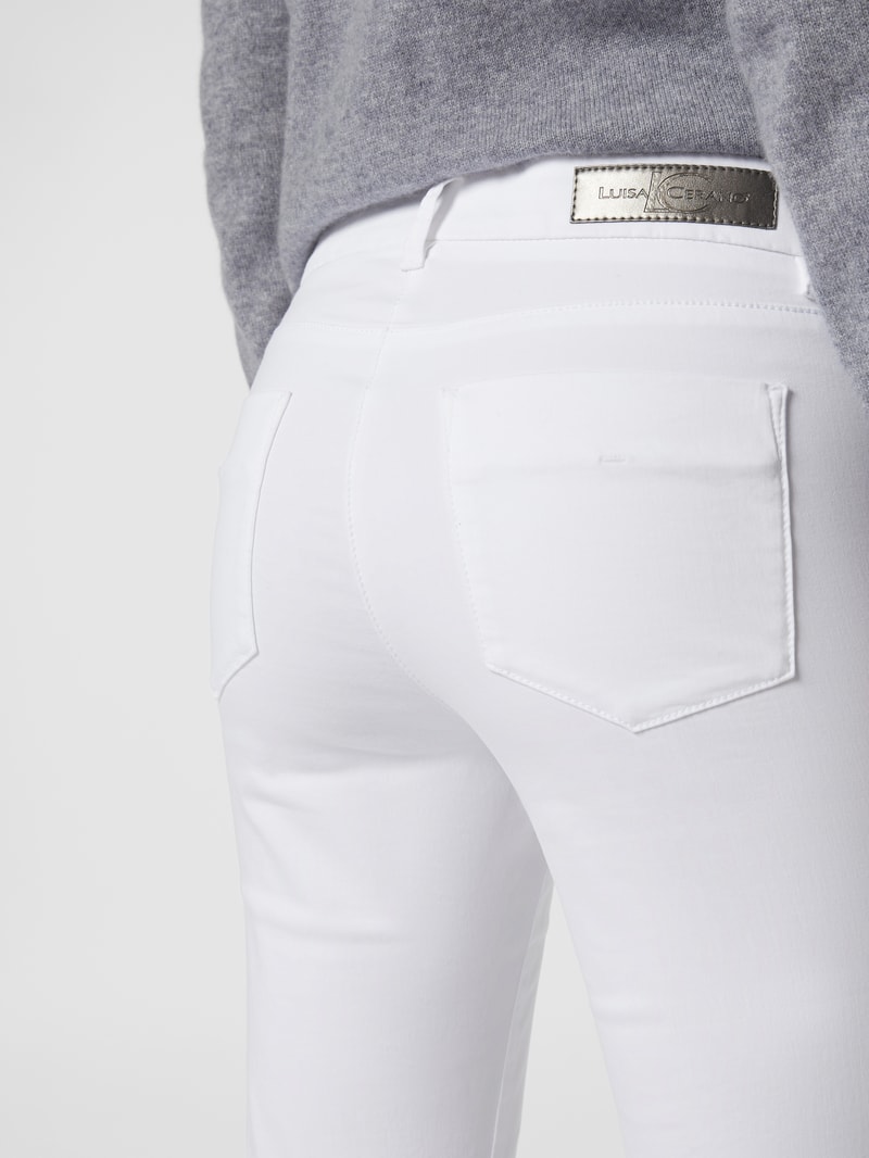 Skinny Fit Jeans mit Umschlag in weiß