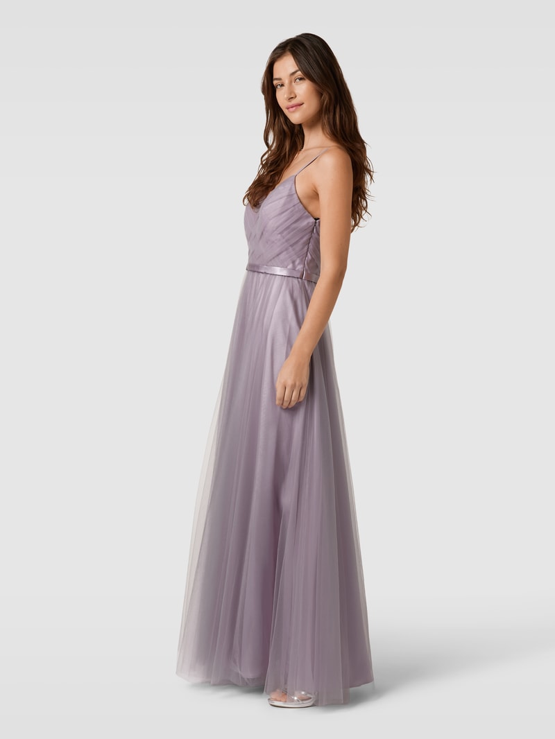 Abendkleid mit tiefem Rückenausschnitt in lila