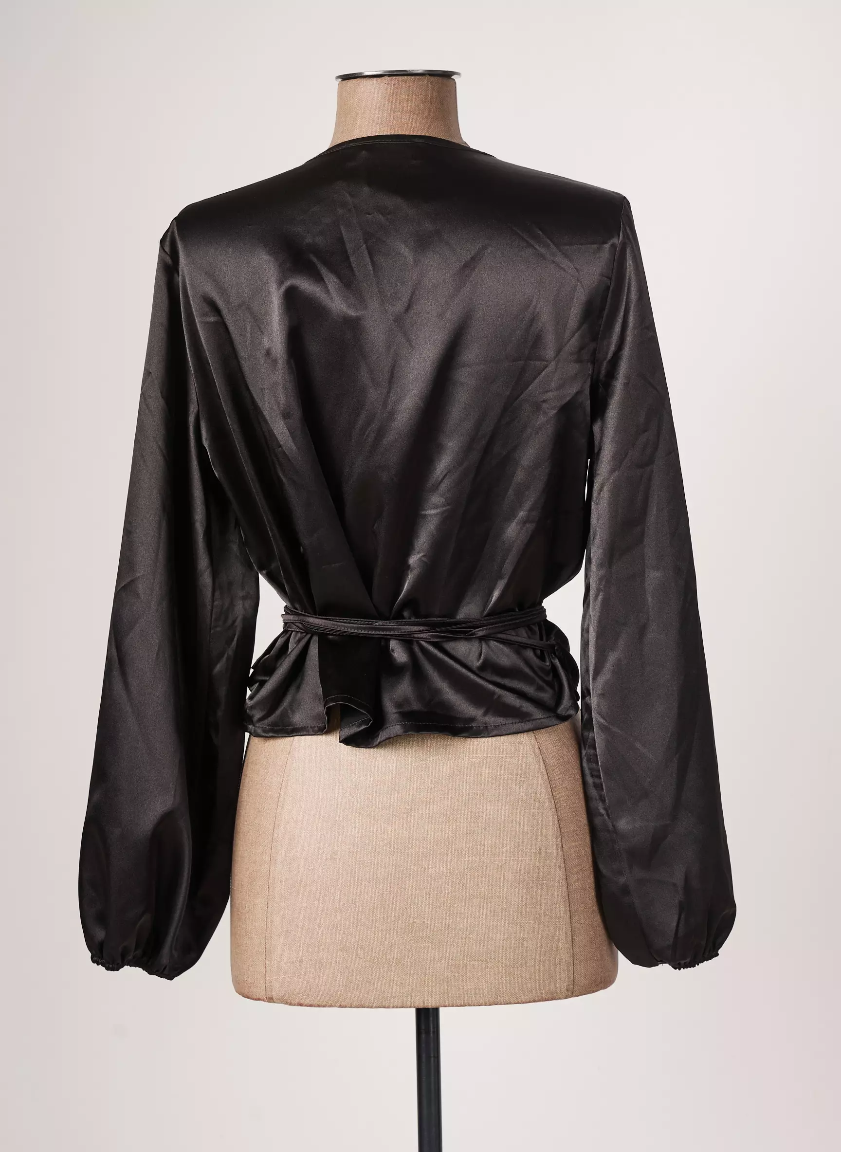 Not Your Girl Cache C Urs Femme couleur noir