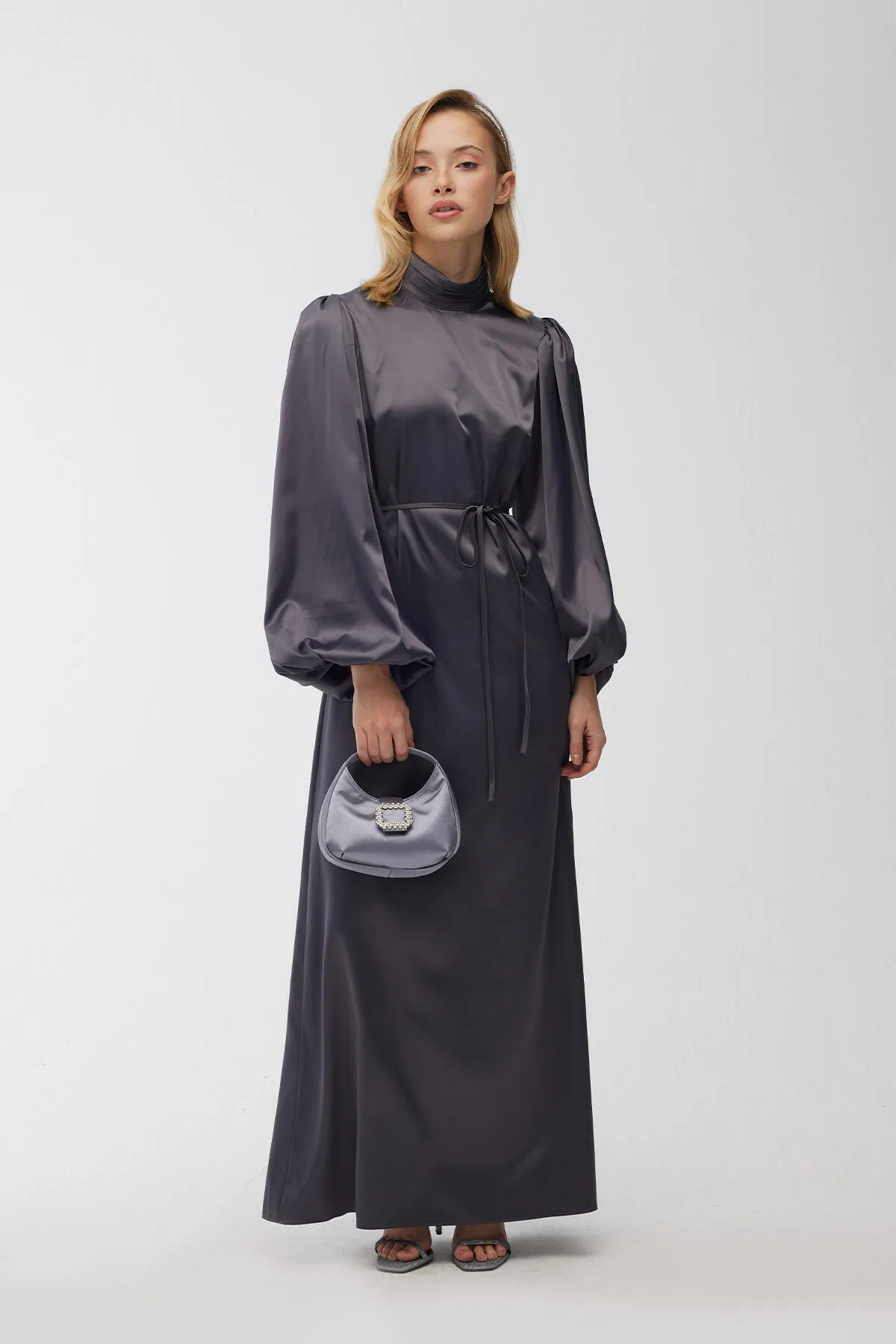 Manuka  Abendkleid aus Satin mit Ballonärmeln, Anthrazit