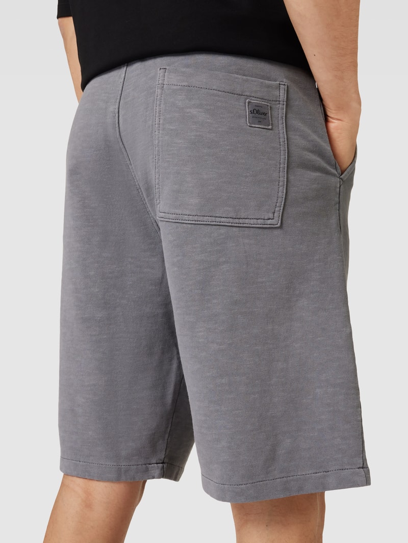 Sweatshorts mit Tunnelzug Modell 'Washer' in mittelgrau