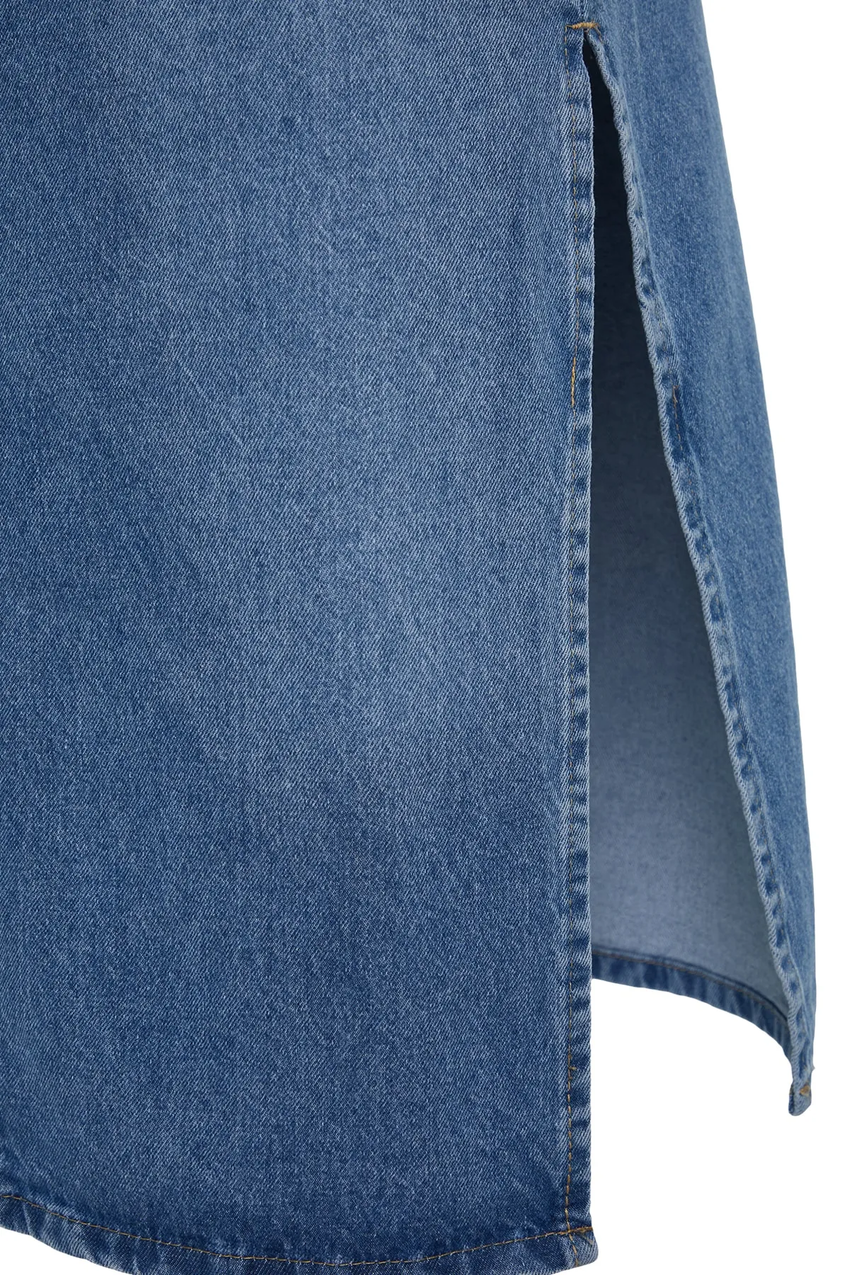 Trendyol Curve  Blauer Jeansrock mit Schlitz TBBSS23AZ00055