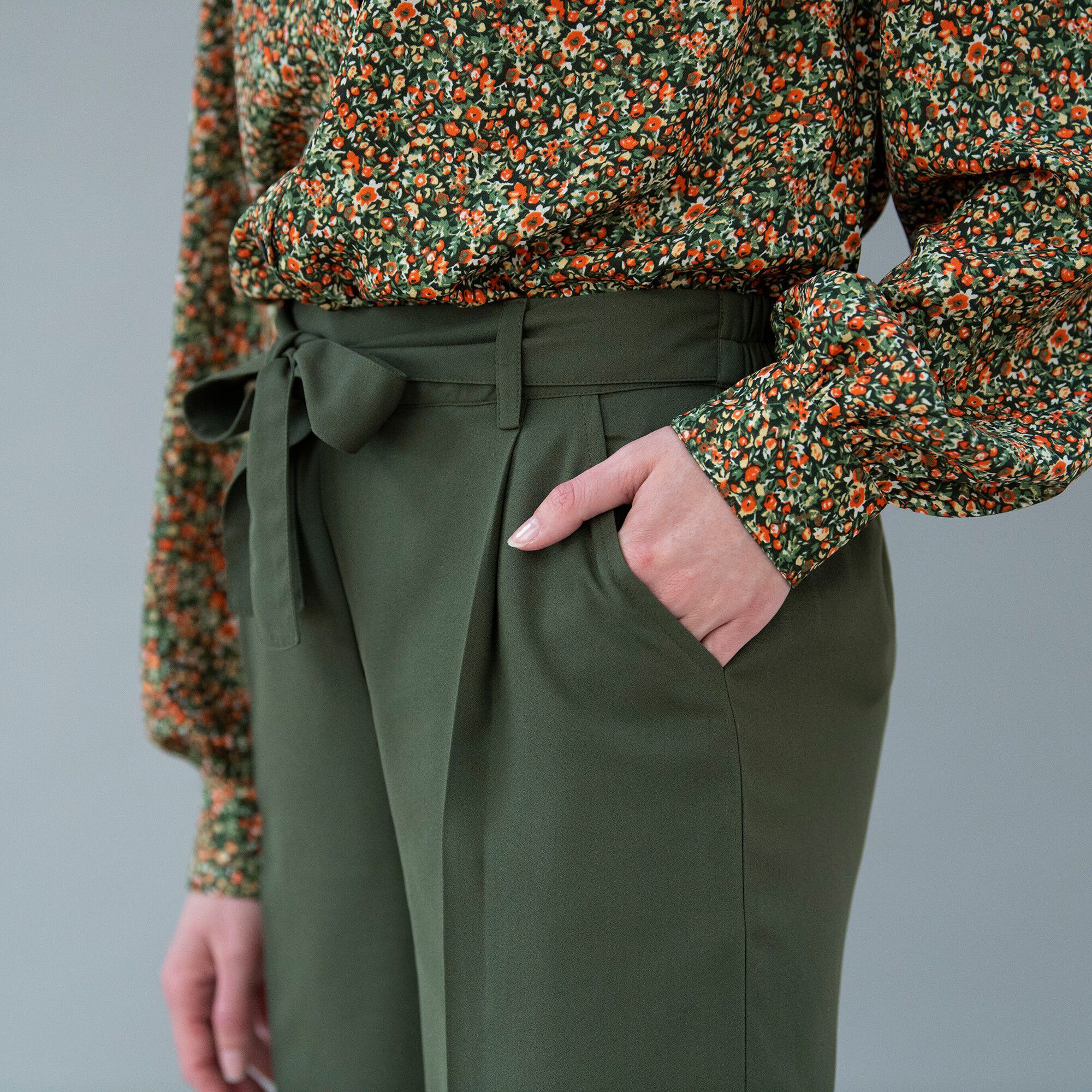 Pantalon large fluide, taille ceinturée, uni