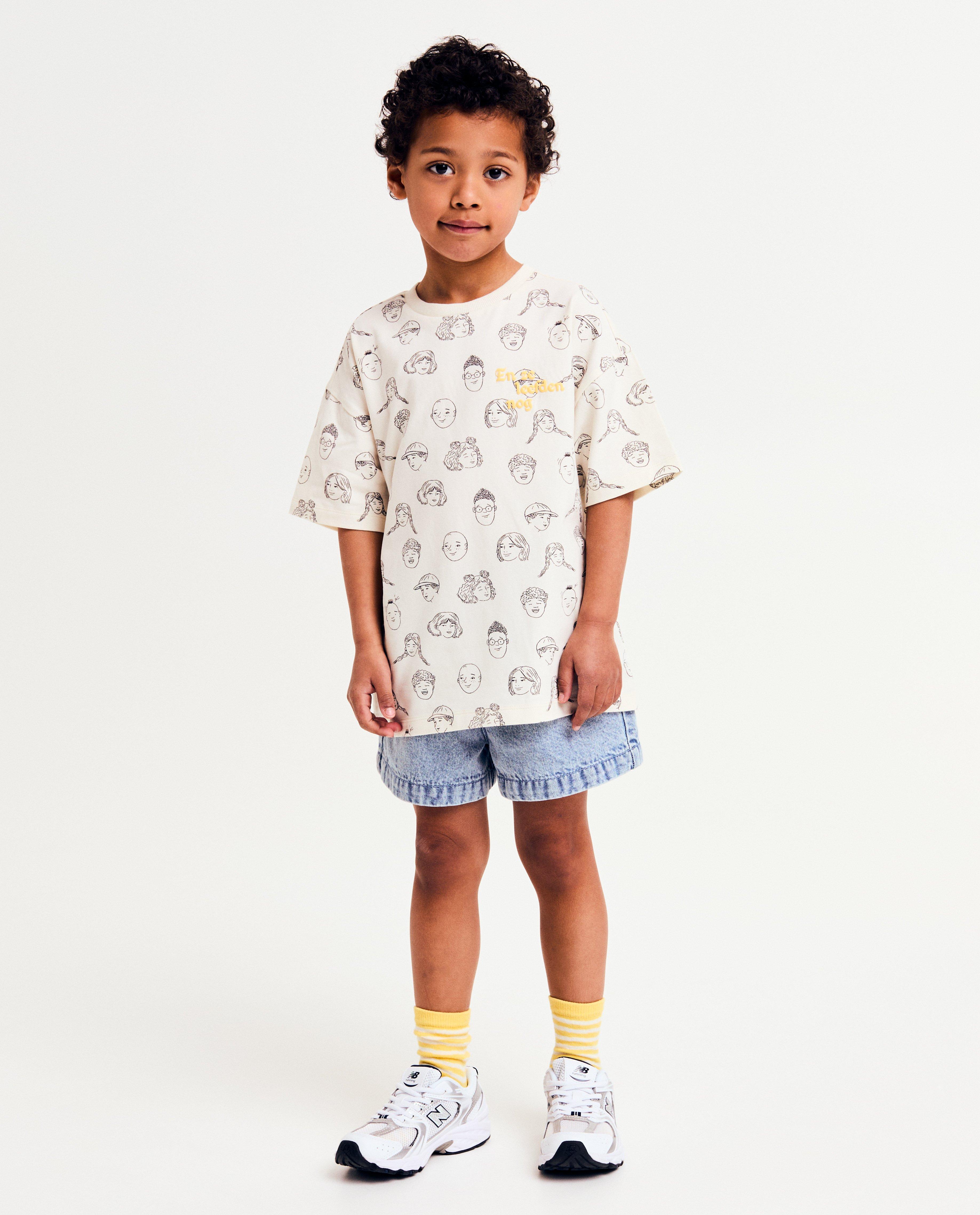 Elisabeth Lucie Baeten Mintás póló, unisex fehér