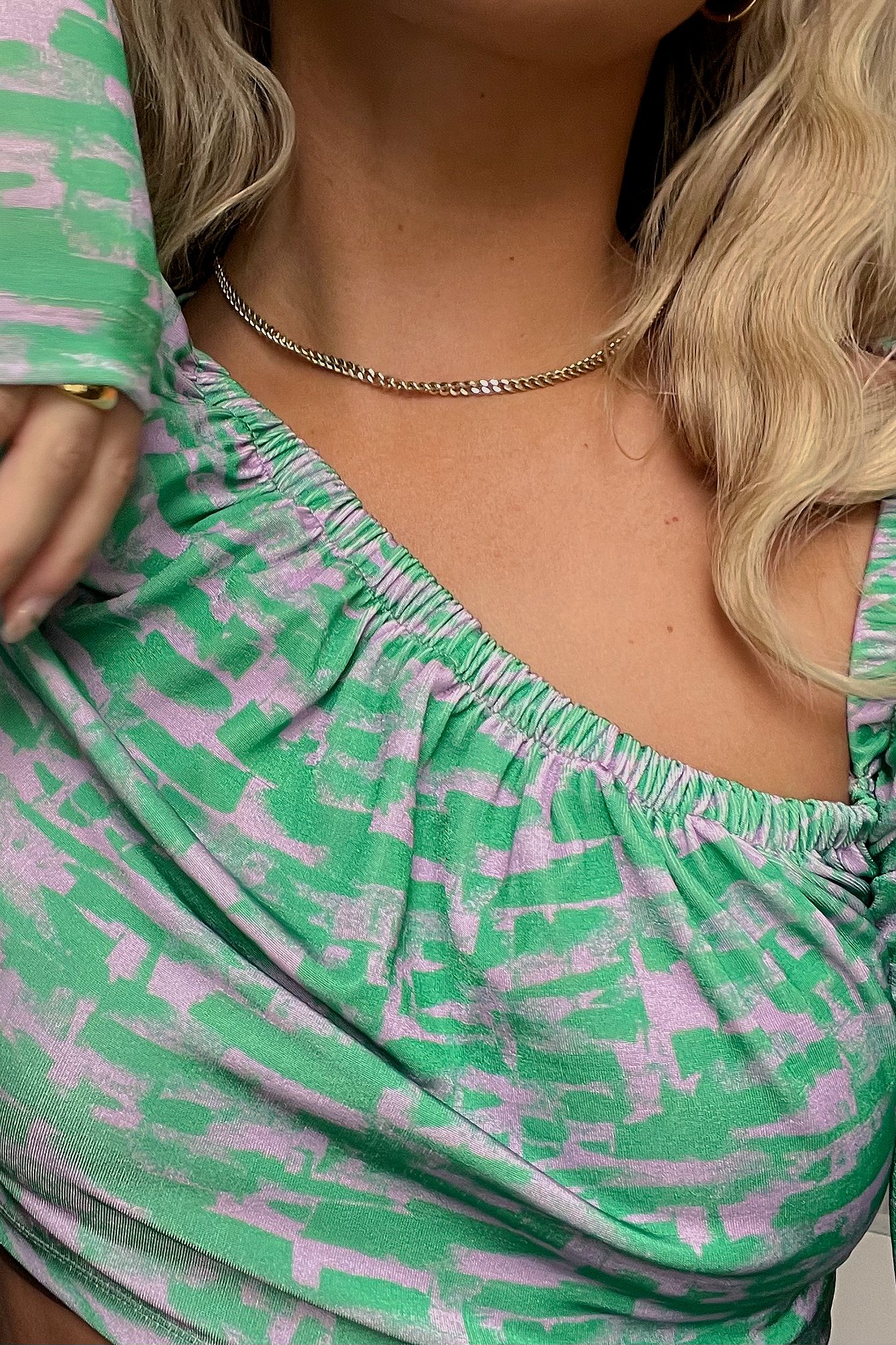 Drapiertes Oberteil mit Cut-out