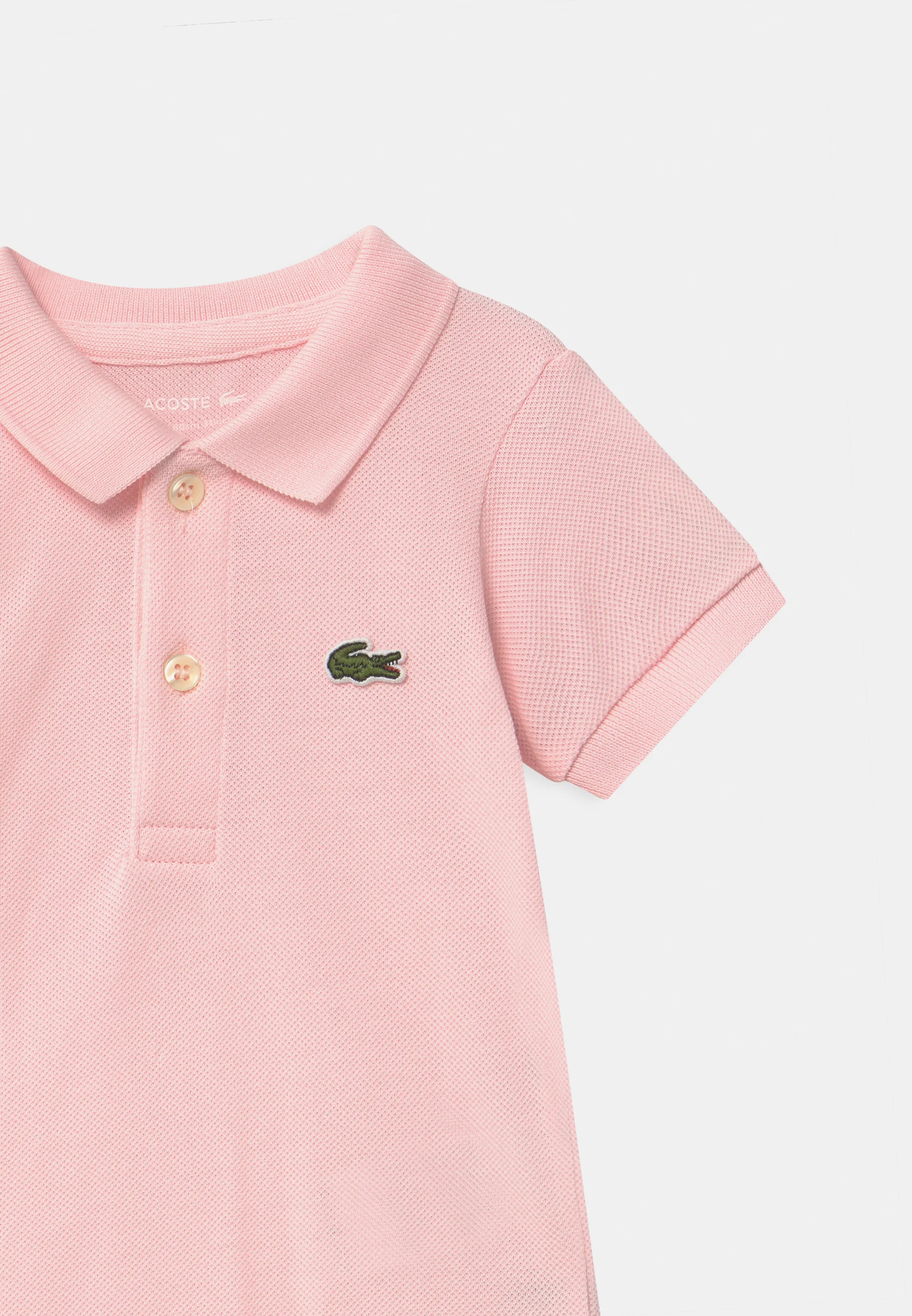 Cuerpo Lacoste