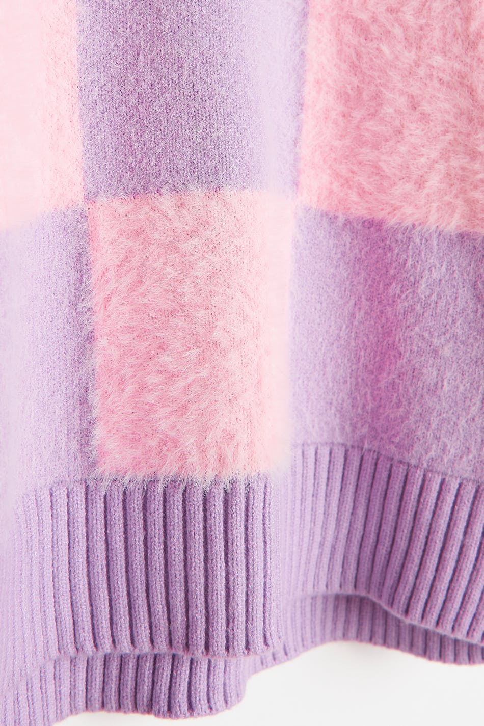Y knit checked sweater