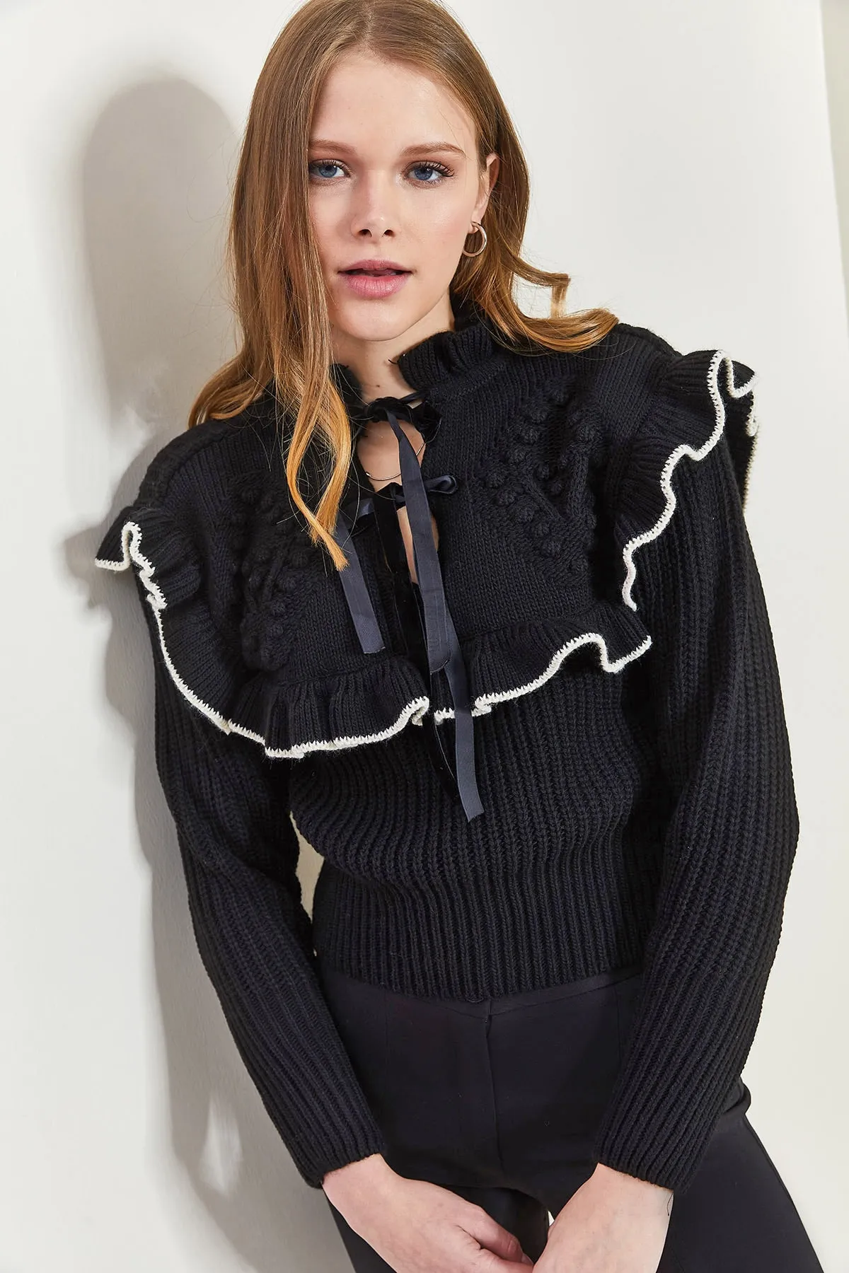 Bianco Lucci  Damenpullover mit Rüschen und Schleifendetail