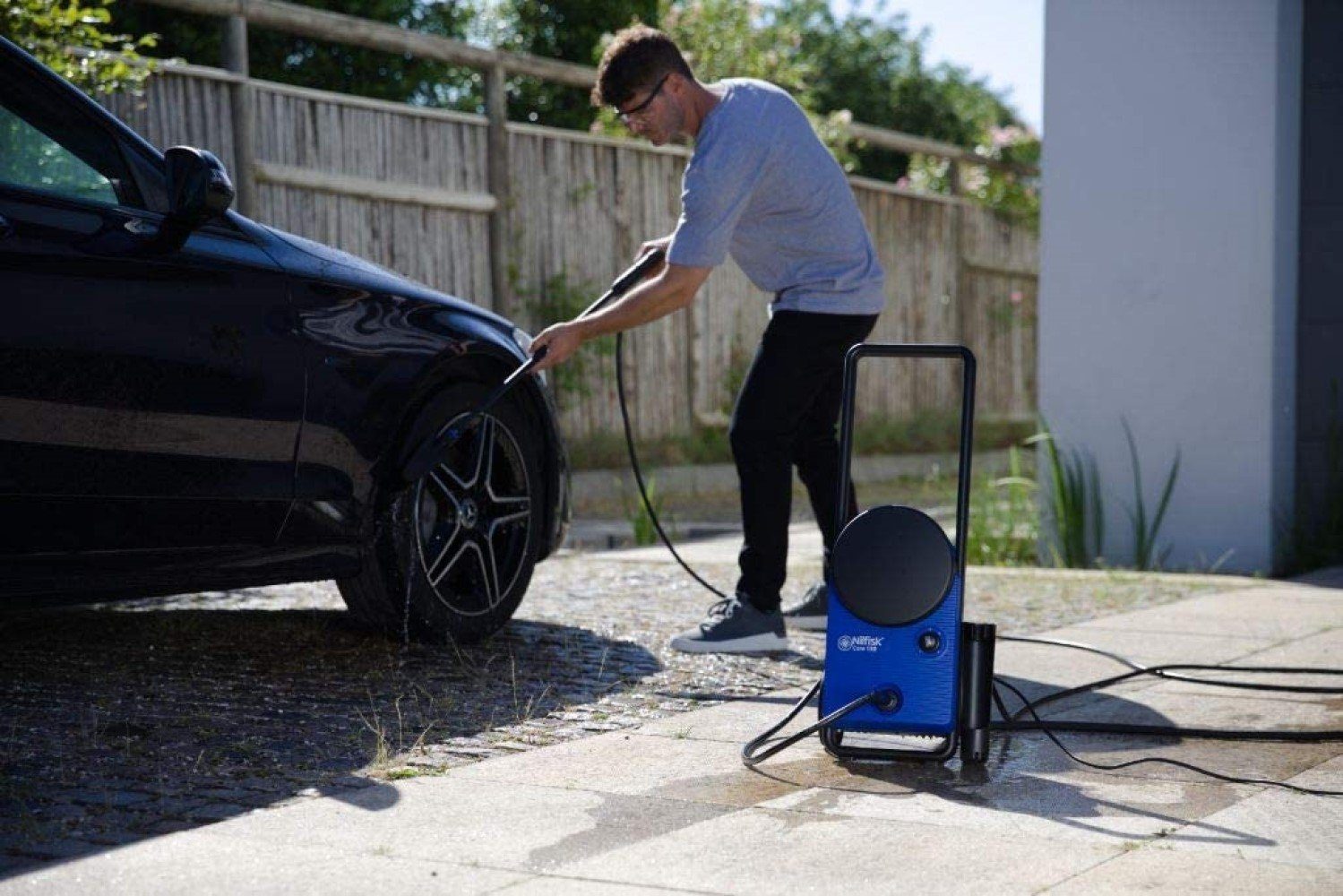 Nilfisk Hochdruckreiniger Core 130-6 PowerControl, 130 bar mit Schlauchaufwicklung am Gerät, Leistungsregelung, Haus, Garten, Auto, Pressure Washer, blau /schwarz