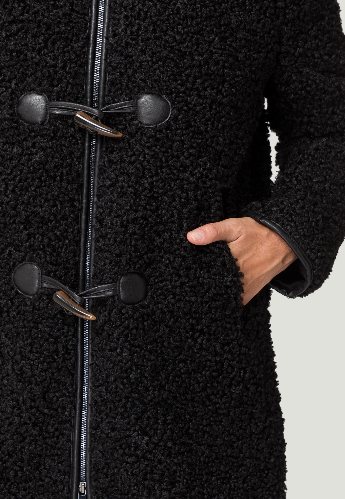 Teddyfellmantel mit Knebelknöpfen