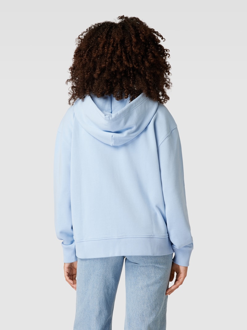 Sweatjacke mit Eingrifftaschen in hellblau