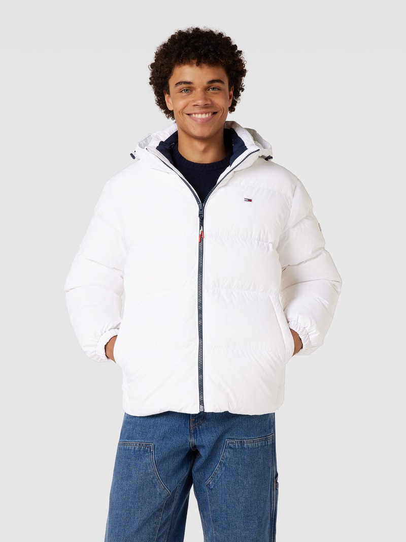 Daunenjacke mit Logo-Stitching Modell 'ESSENTIAL' in weiß