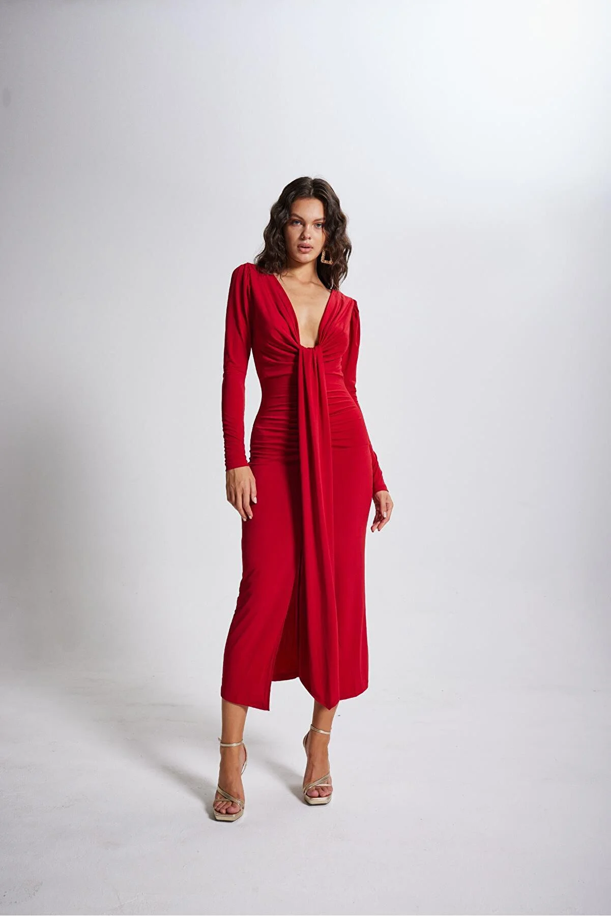 HOLLY LOLLY  Maxi-Moonlight-Kleid mit V-Ausschnitt und Wassermelonenärmeln in Rot