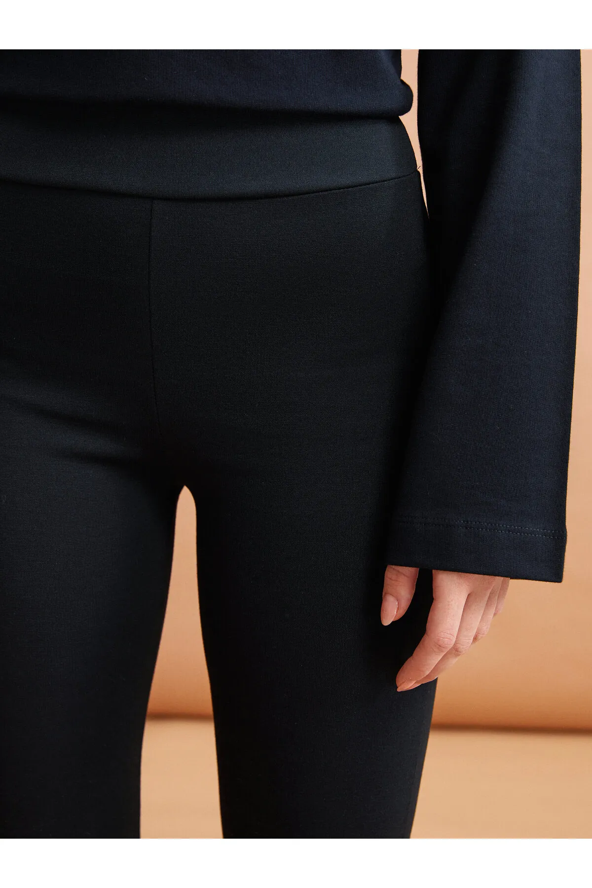 LC Waikiki  Petite Damen-Hose mit elastischem Bund und geradem Schnitt